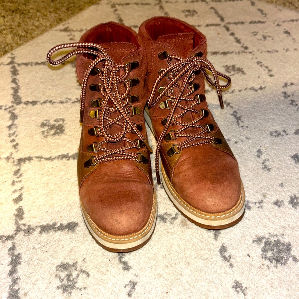 TOMS boots brown leather